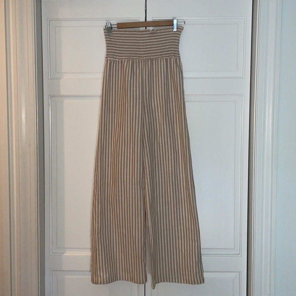Love Tree super cute flowy beach pants. Size small.